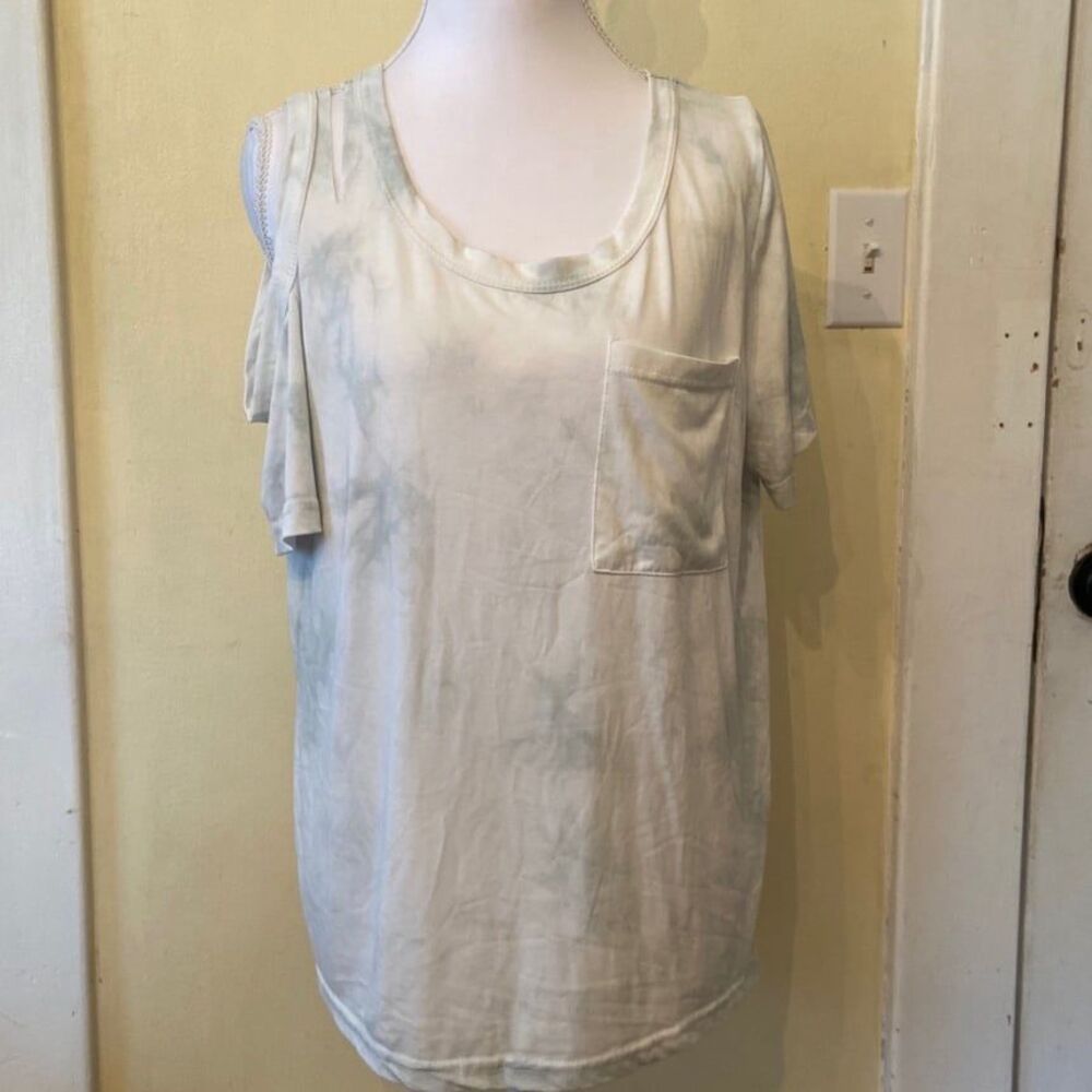 POL top POL Shirt Womens Tie Dye Cold Shoulder T-Shirt size small off white grey